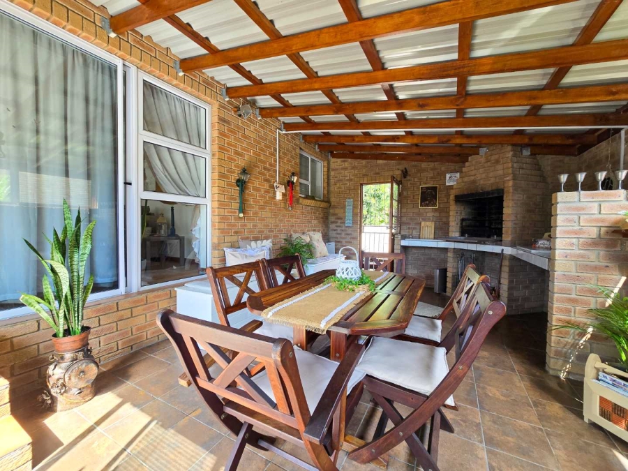 4 Bedroom Property for Sale in Stilbaai Wes Western Cape